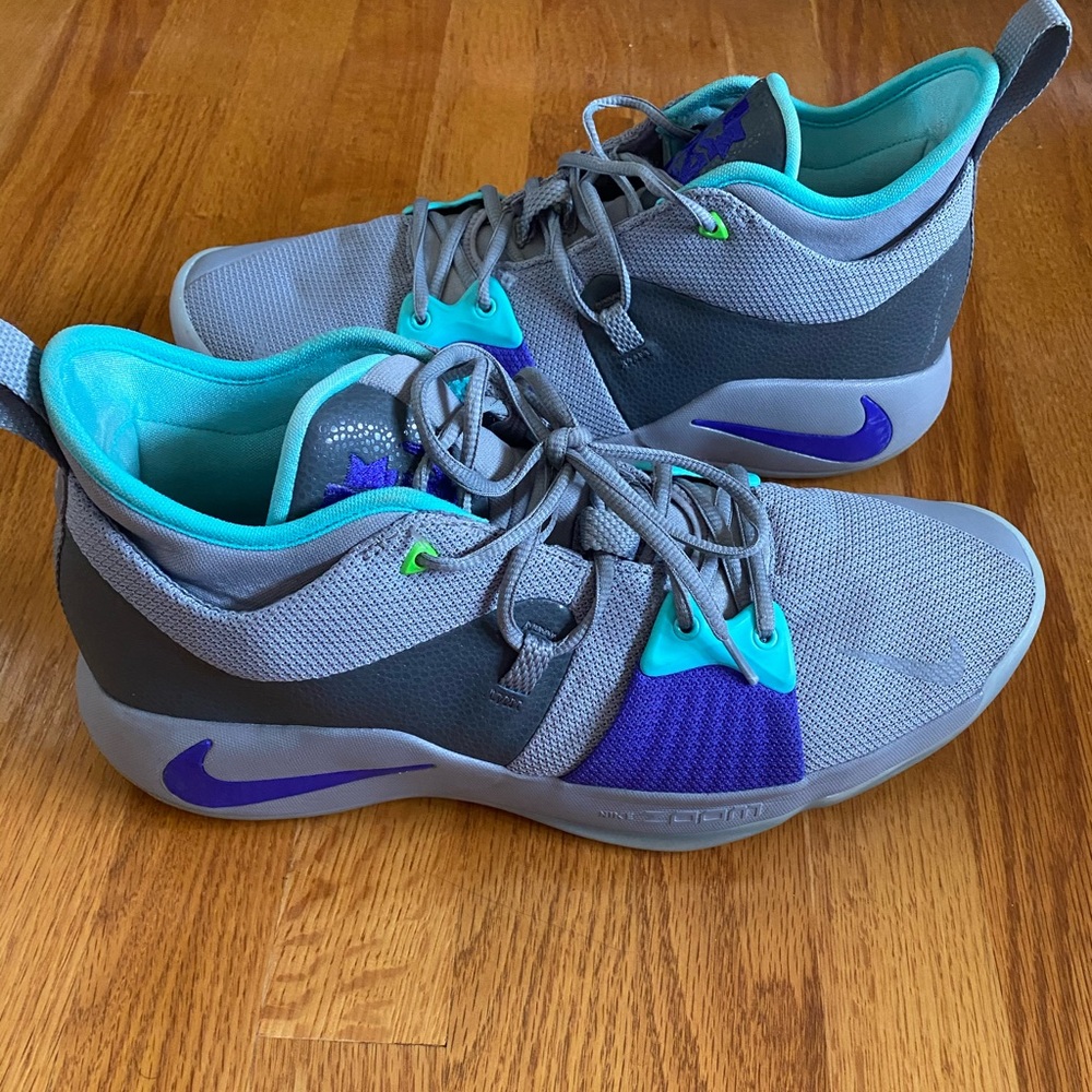 Nike PG 2 Men’s Basketball shoes